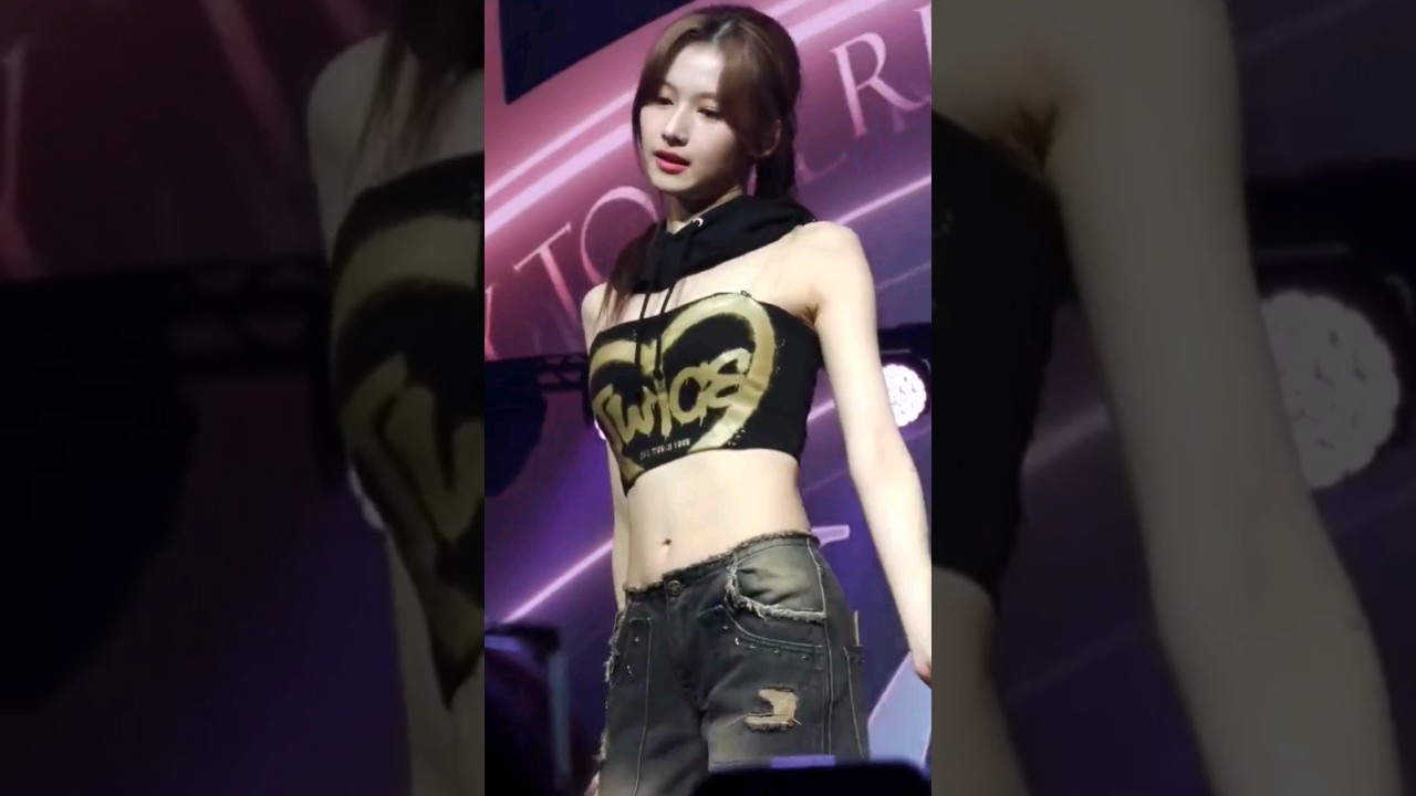 Sana being cute and sexy at tha same time ❤️‍🔥 #blackpink #twicetzuyu #share  #kpop #youtubeshorts