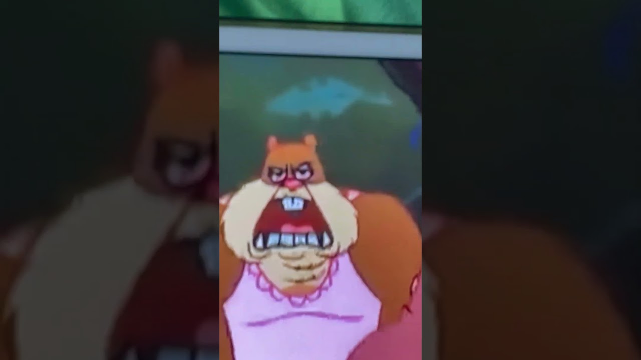 Sandy roaring loudly!