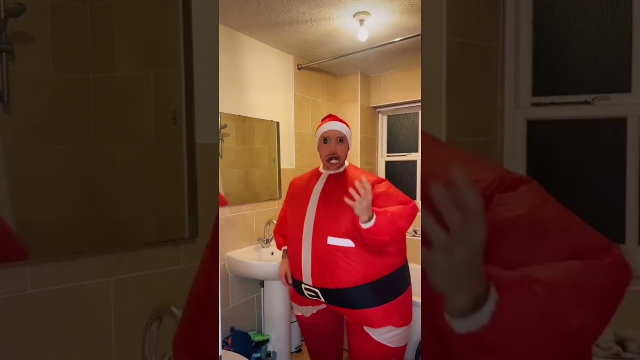 Santa Catfished Talalaa… Now He’s Running 💀😂