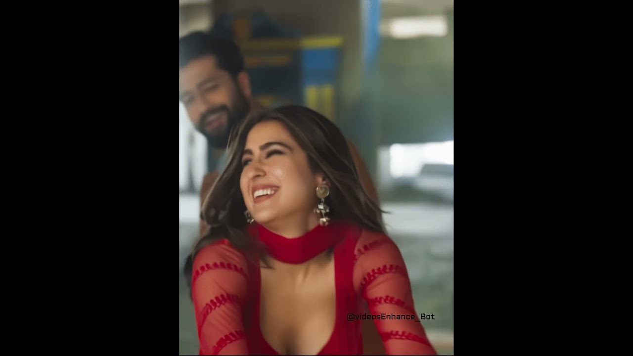 #saraalikhan Jiggling #boobs #braless #bollywood #actress