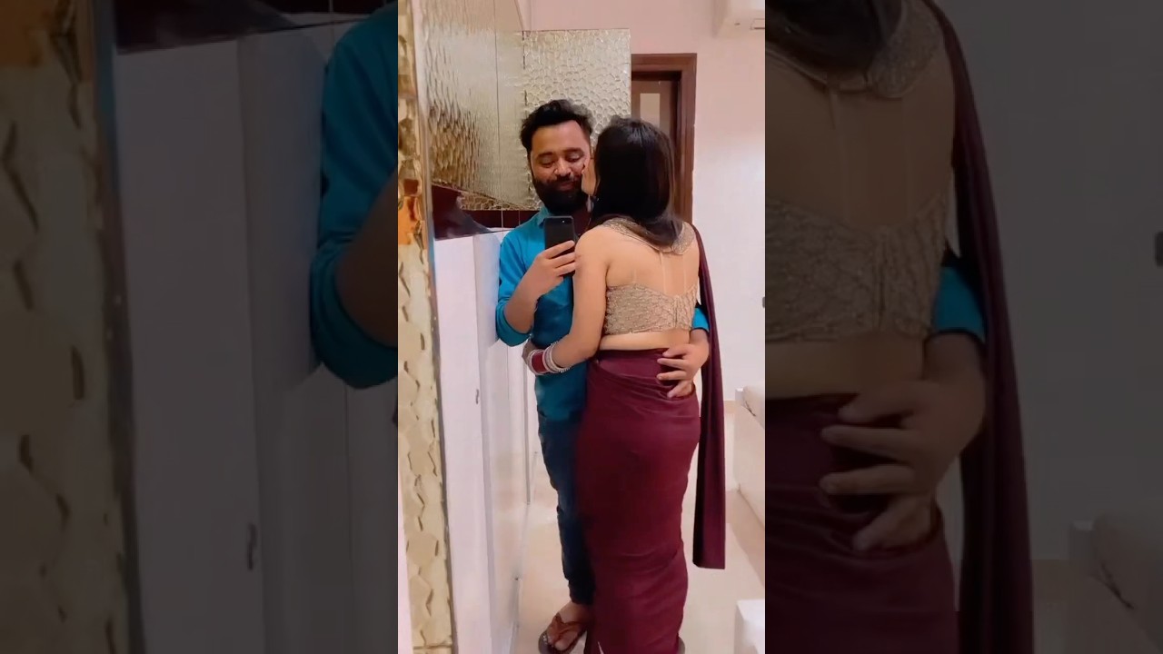 Saree wali girl ❤️ #love #couple #couplegoal #viralvideo #viralshort #kiss #saree #ethnicwear #wife