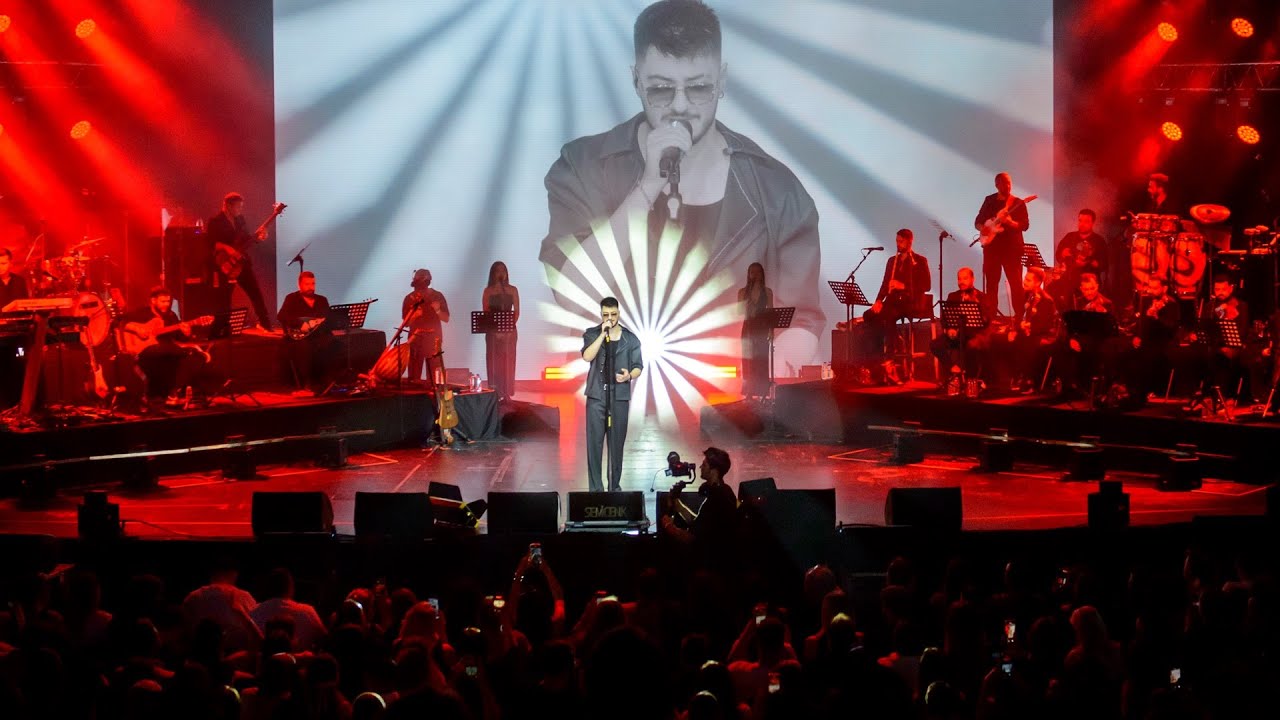 Semicenk - Sen De Bizdensin (Live At Harbiye)