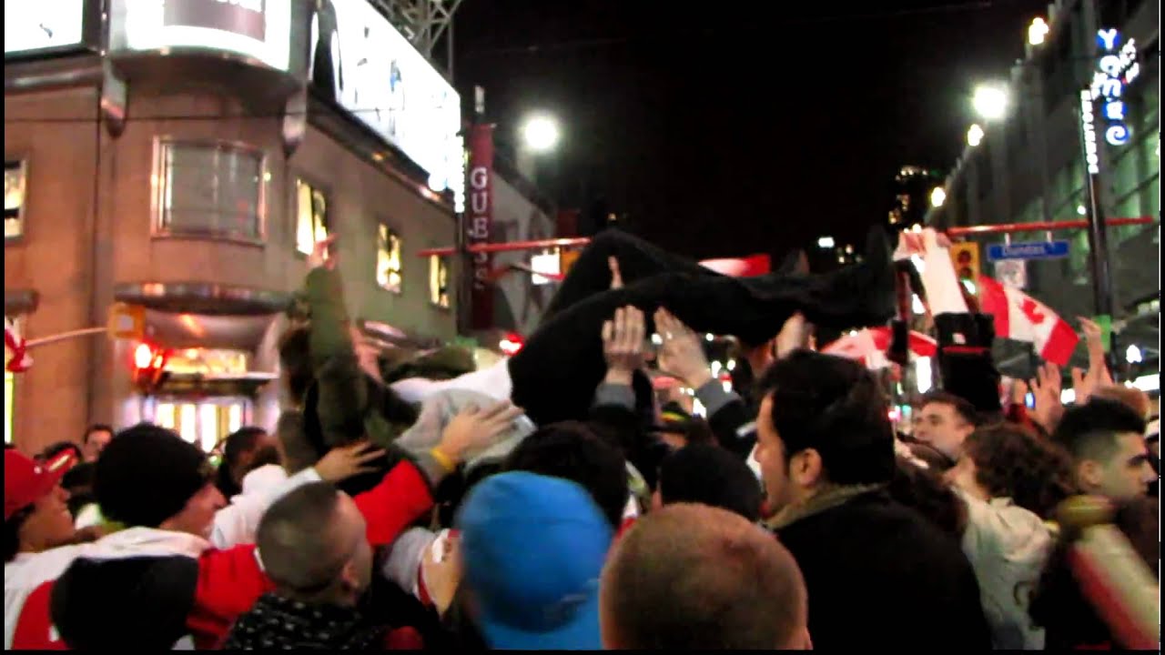 Sexy Ass Canadian Girl Crowd Surfing! - Dundas Square - Olympic Gold Party - Toronto