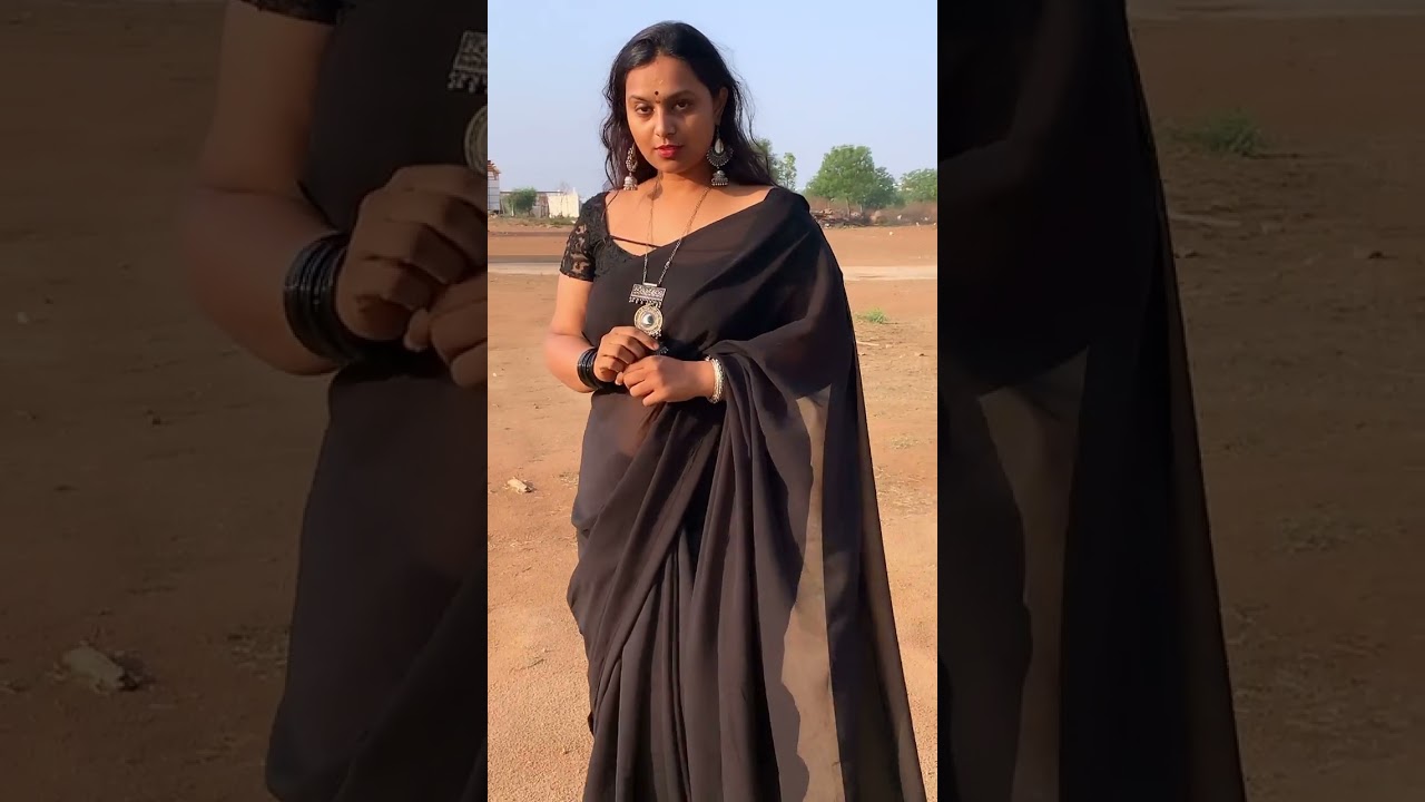 sexy aunty anupamaswath #chubby #cleavage #boobsshow #hugeboobs #auntylovers #sexyvideos #bootyshake