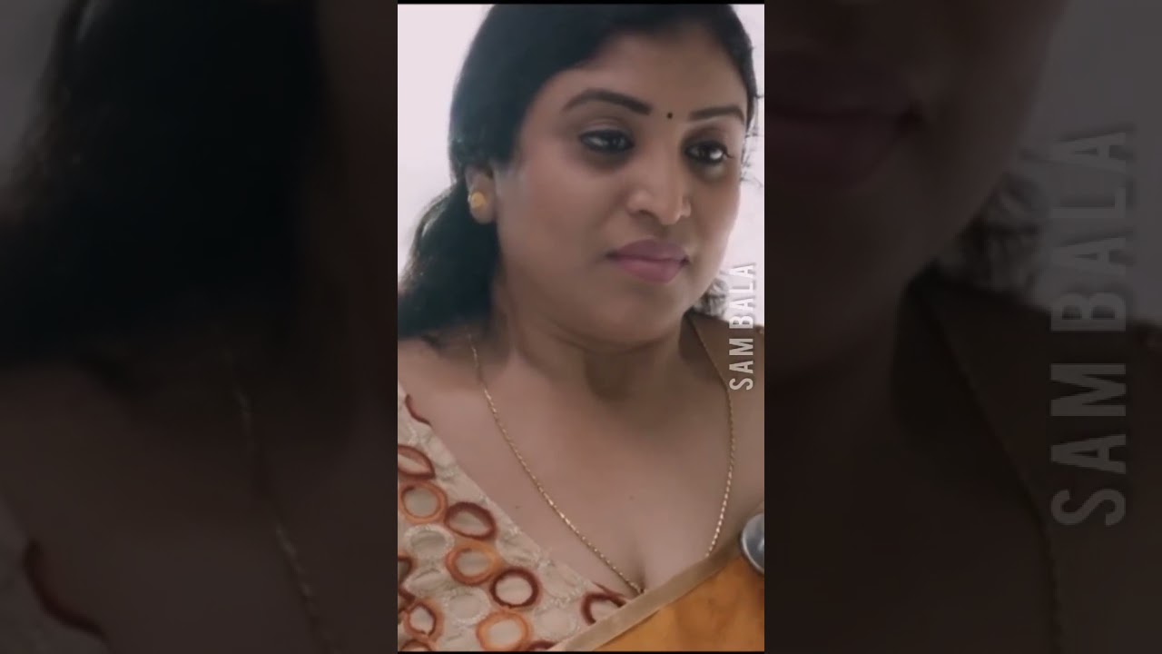 Sexy aunty side boobs #chubby #cleavage #boobsshow #hugeboobs #auntylovers #sexyvideos #trending