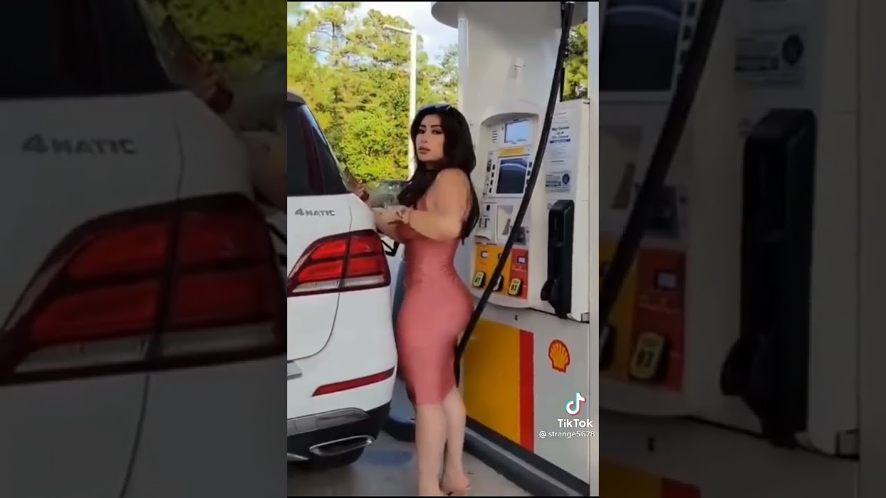 sexy karyawan pombensin😜