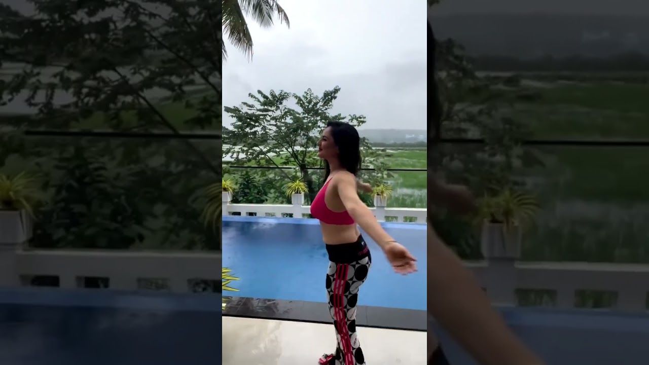 Sexy Puja Banerjee Showing Her Cleavages | Juicy Navel Thigh Of Actress Puja Banerjee | #shorts