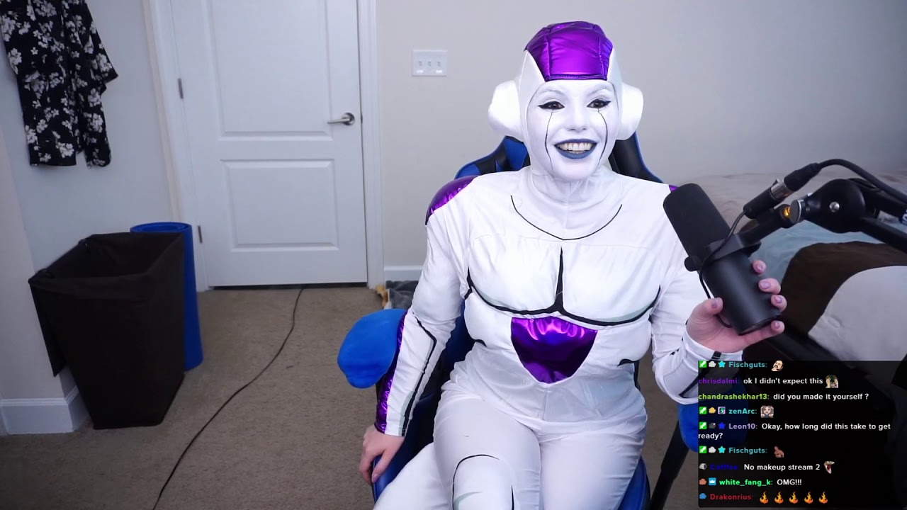 SEXY VALENTINES DAY COSPLAY STREAM