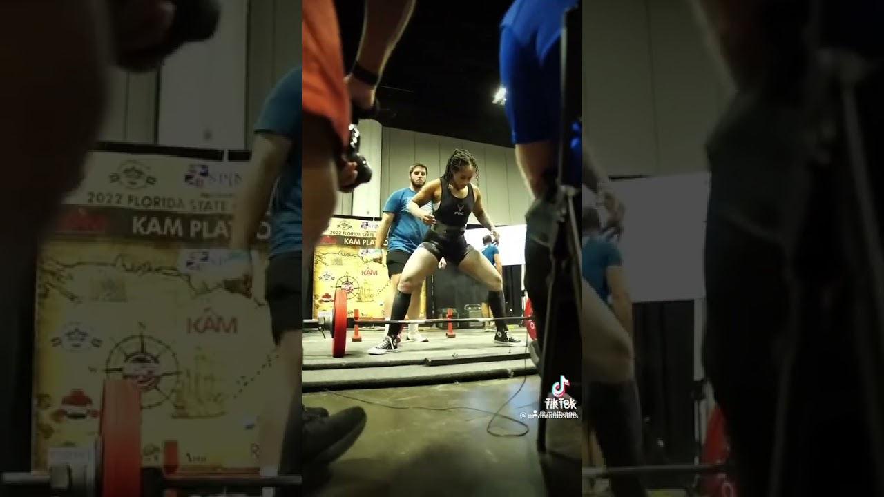 SHE PEES DURING DEADLIFTS⁉️🤨