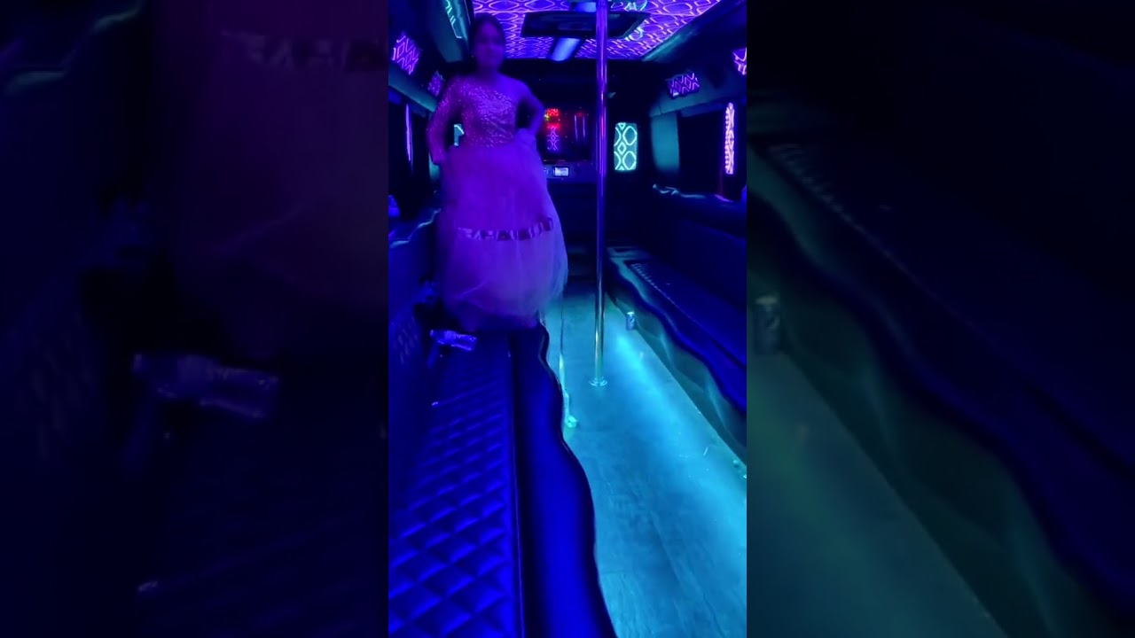 She really wanted to do that 🤣🤣 #party #birthdaygift   sola loca