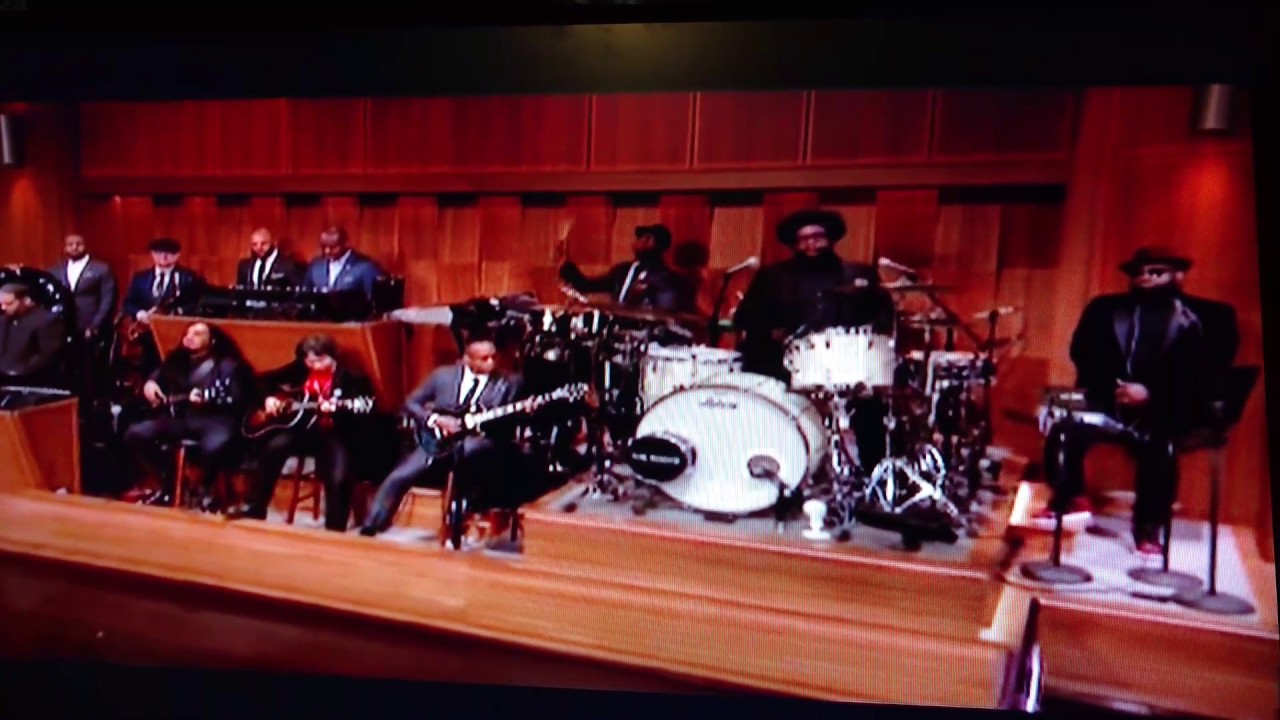 Shigeru Miyamoto and Roots play Super Mario Theme
