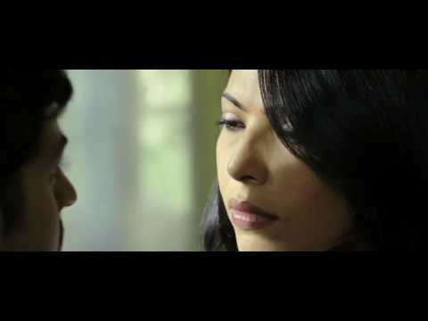 Shilpa shukla  kiss and showing pink bra (Hd)