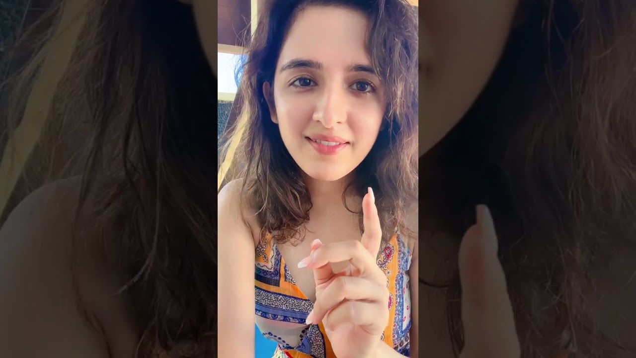 #shirleysetia #mawrahocane #pakistan #c#urwahocane #happynewyear2022