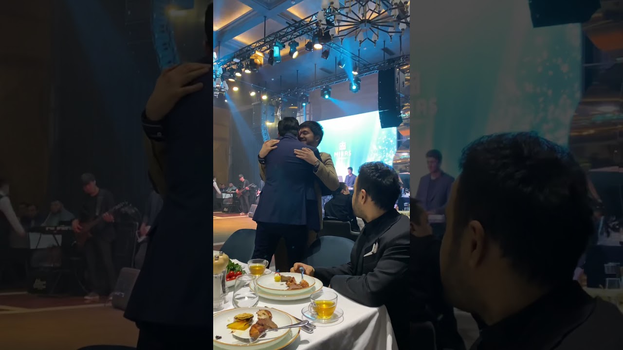 Shohruhhon Farrux Komilov Davron Kabulov Muhammad  1 stolda Шохруххон Даврон Кабулов Фаррух Комилов