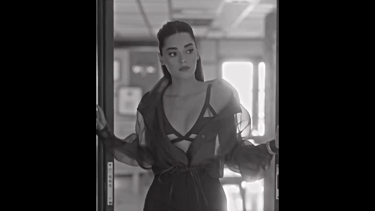 Simay Barlas hot💥👍🤩