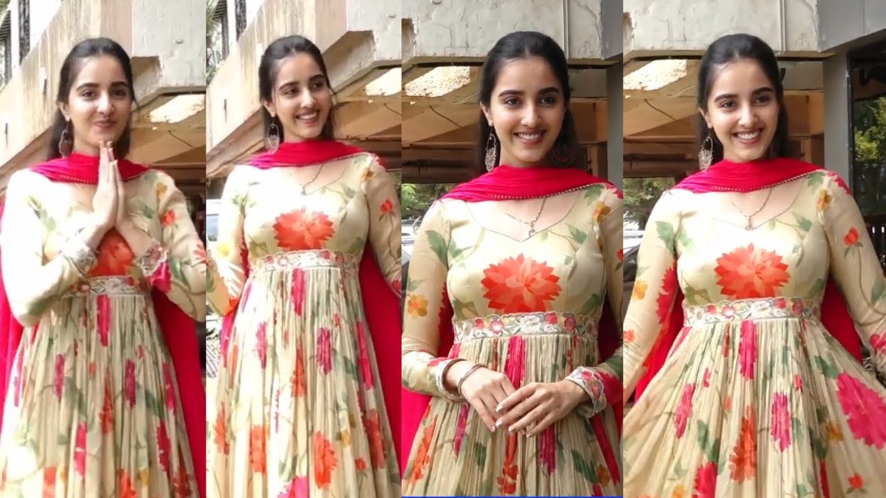 Simrat Kaur 🥰 Looks Perfect 😍 Indian Chic 🔥 In Her New Look Snapped At Gadar 2 Prty