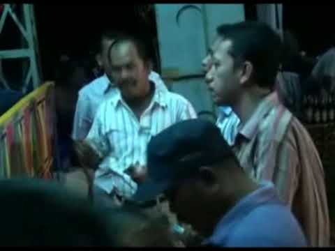 Sinden Mencug Karawang City rides the Ujang Lanay Moon Orchid