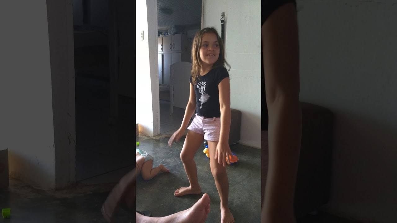 Sobrinha dança viu kkkkk