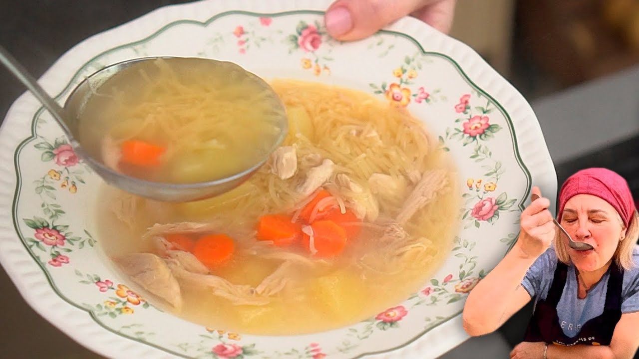 Sopa de pollo fácil, rica y económica