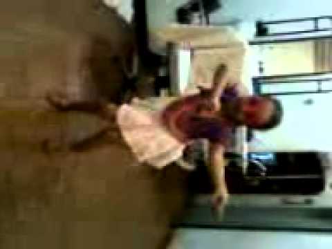 SOPHIA  DANÇANDO ASSIM VC MATA O PAPAI