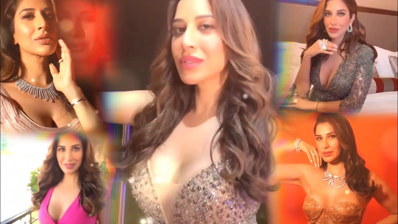 Sophie Chaudhary Hot & Sexy 02 _ Vertical Edit 🔥🔥🥵🥵