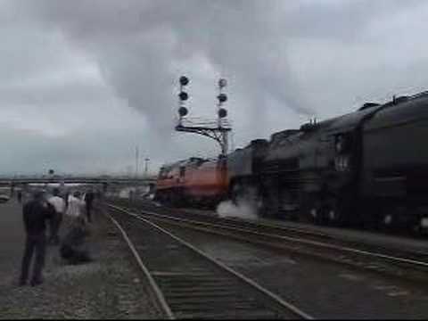 SP 4449 & UP 844 @ Vancouver, WA