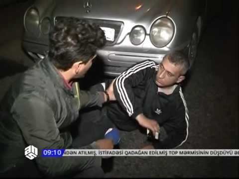 Sərxoş kişi özünü gülməli vəziyyətə saldı