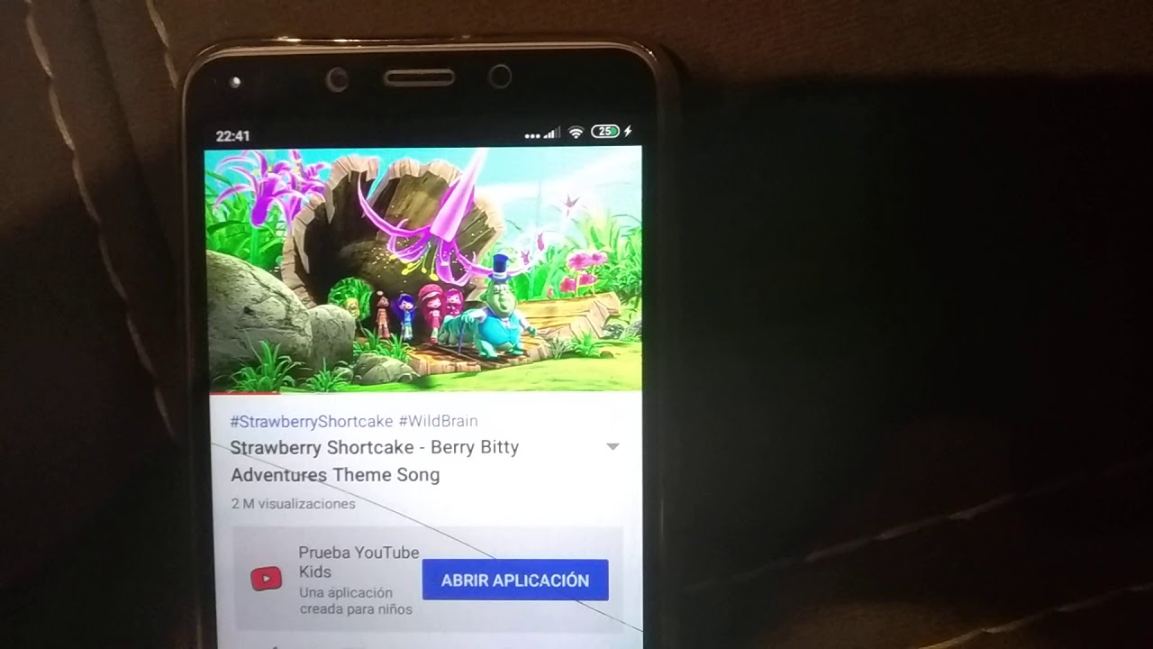 Strawberry Shortcake's Berry Bitty Adventures Theme Song (Icelandic)