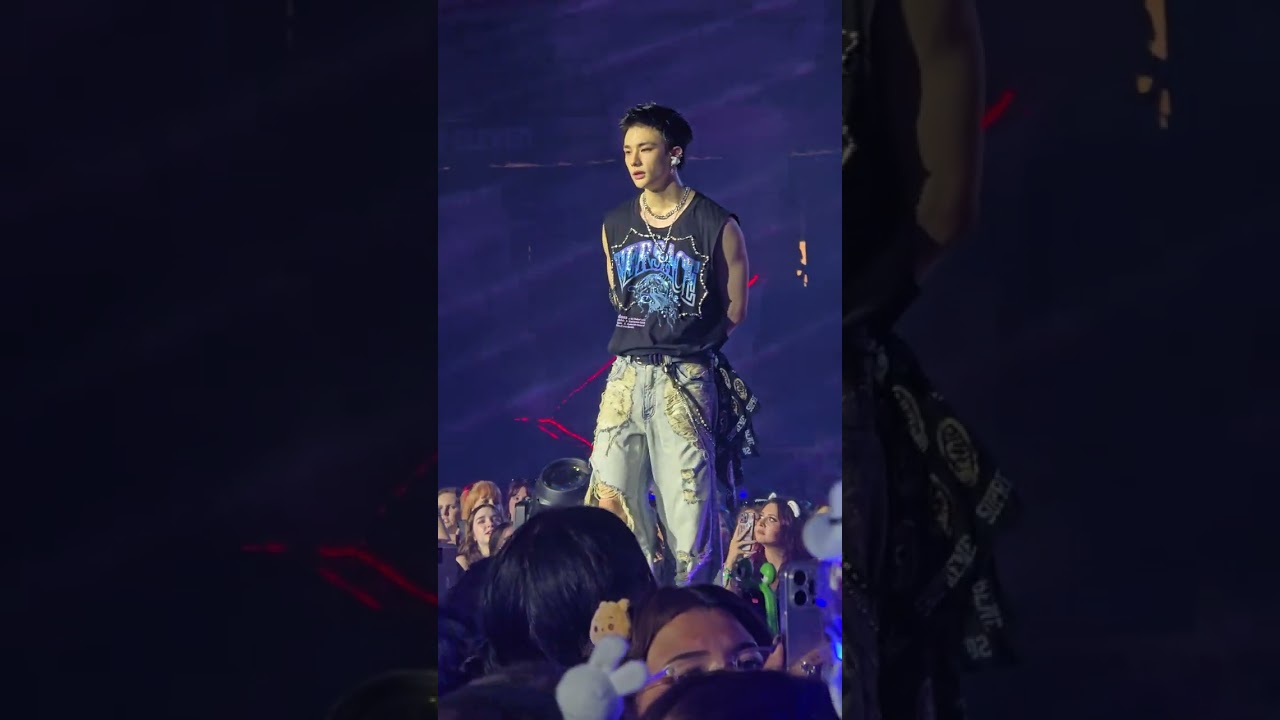 Stray kids Hyunjin Cover Me @ Globe life field