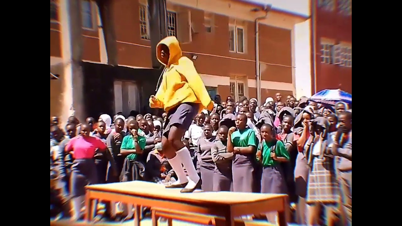 student twerk