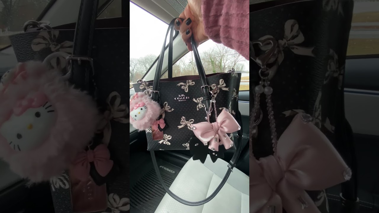 🎀Styled my beautiful Coach Mollie tote 25!🎀The pinks bows added that chef’s kiss of perfection!🎀