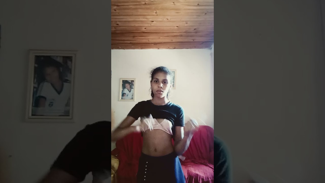 sua malvada joga o popozao. trend peito quem gostou curte