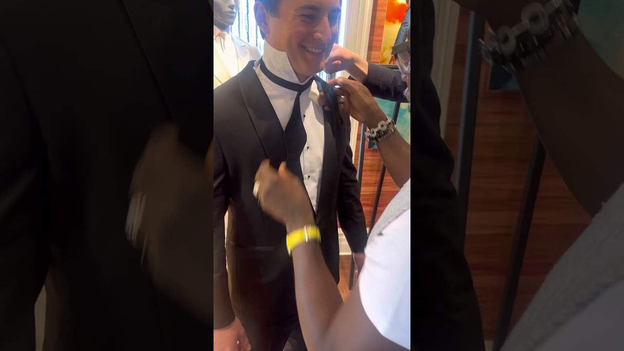 SUITSUPPLY BowTie Lesson By Trevor SS
