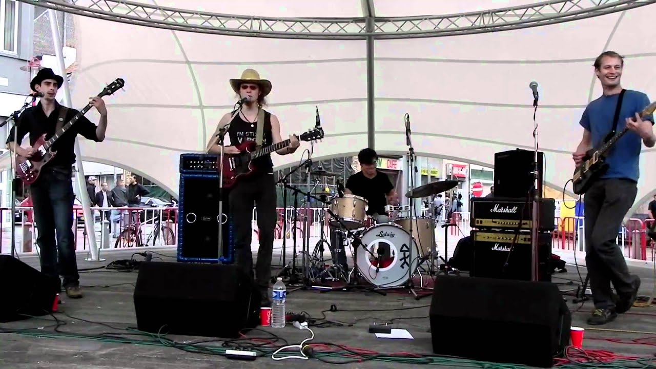 Sunshine Concerts - Arnie C Live
