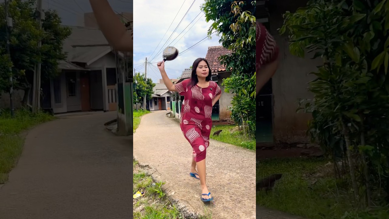 Surti Marah-marah Gak jelas