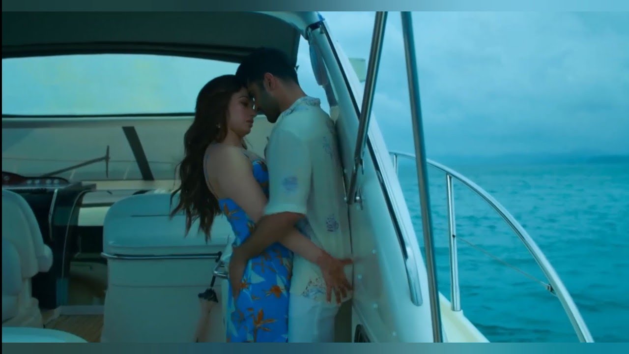 Tamanna hot scene in jee karda web series