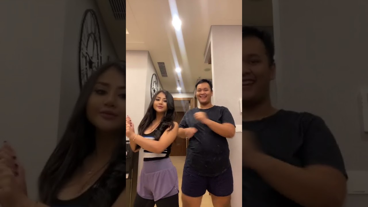 Tania Ayu belahannya gede juga ya