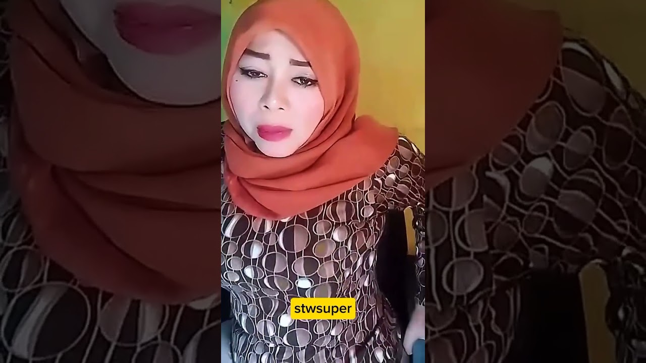 Tante Hijab montok Goyang Hot Mantap.