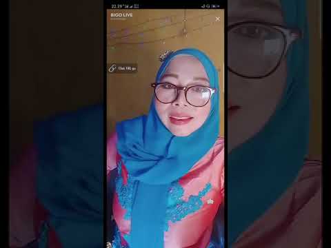 tante stw hijab goyang hot