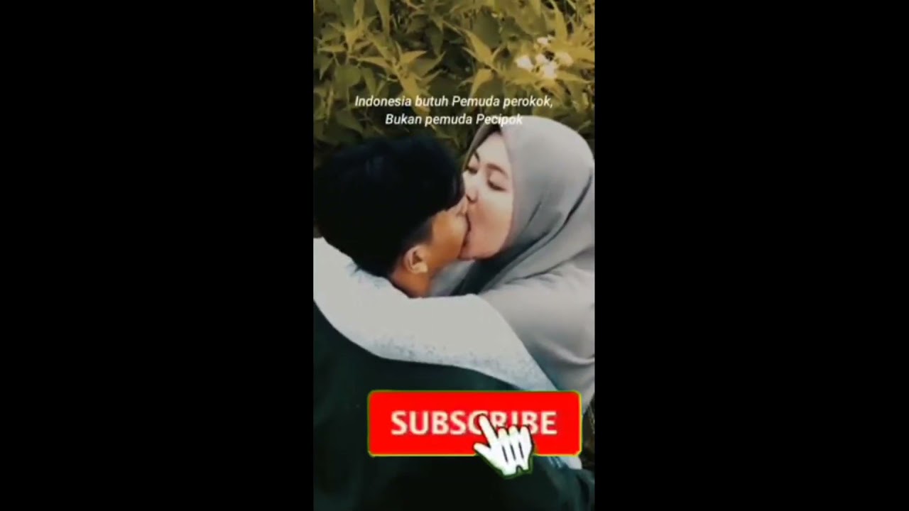 taste hijab girl lips - sleeping kisses