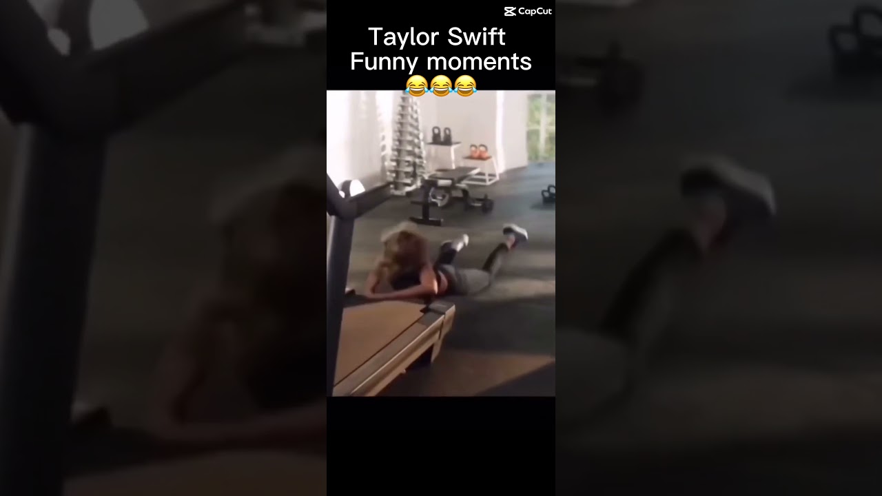 Taylor Swift funny moments😂😂😂