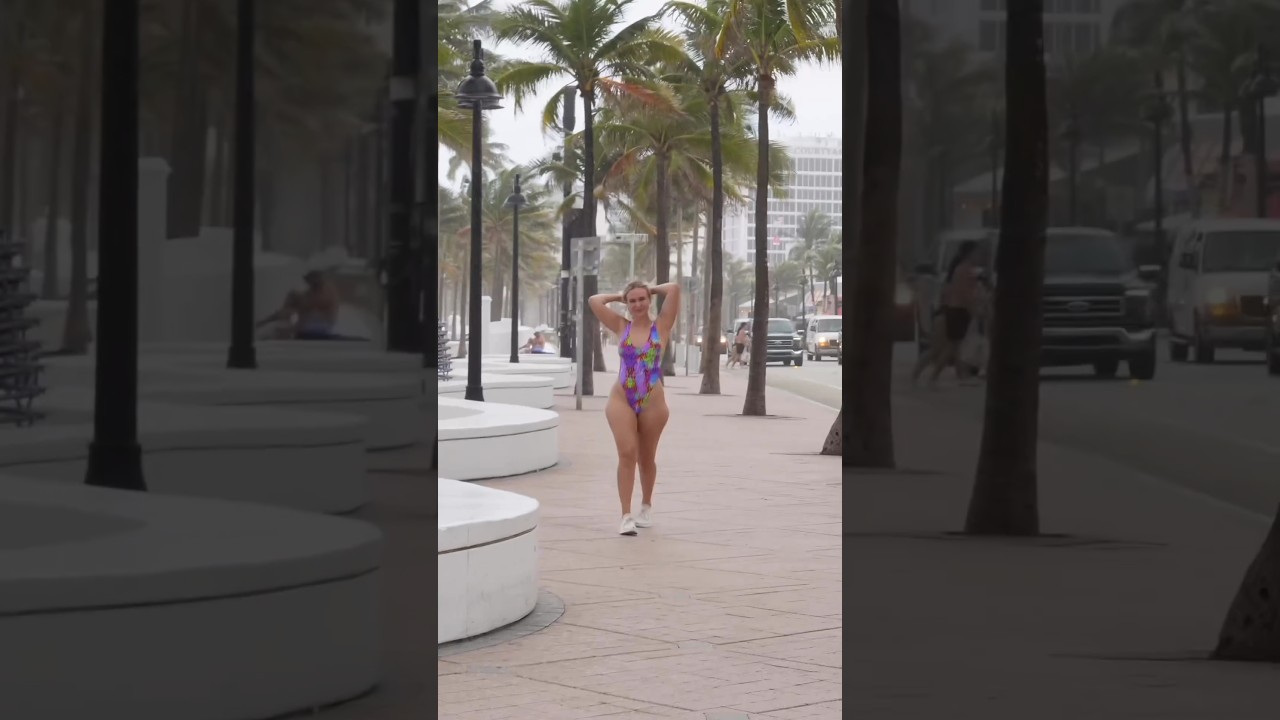 ‎@tayuhlynn beautiful cute girl walking in Miami #shorts #music
