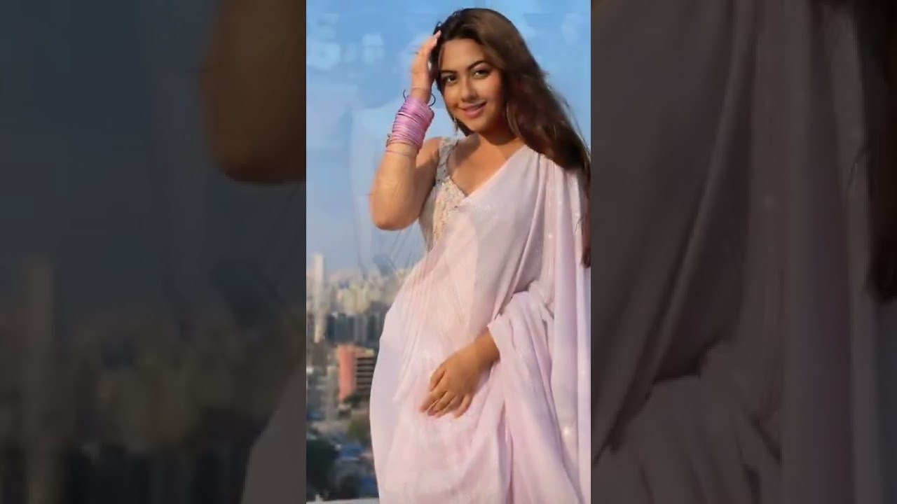 Teen actress saree look