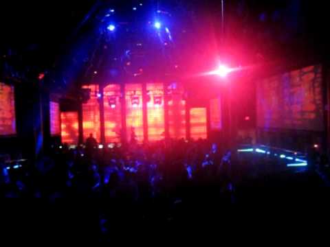 Terry Nova @ Glo