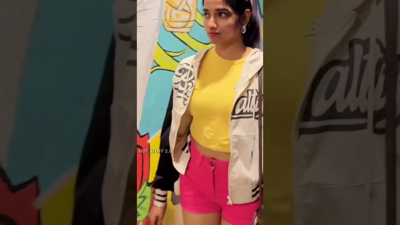 Thamizh Selvi hot navel tamil youtuber hot