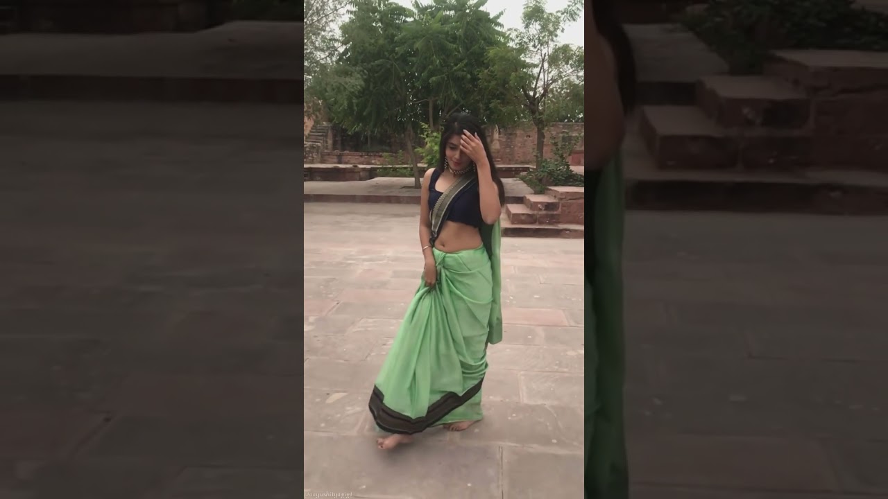 that music #shorts #tiktok #navel #hot #bhabhi #beautiful