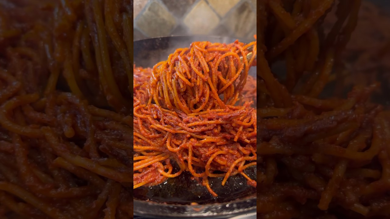 This Assassin’s Spaghetti is amazing! 🍝 #food #foodie #shorts