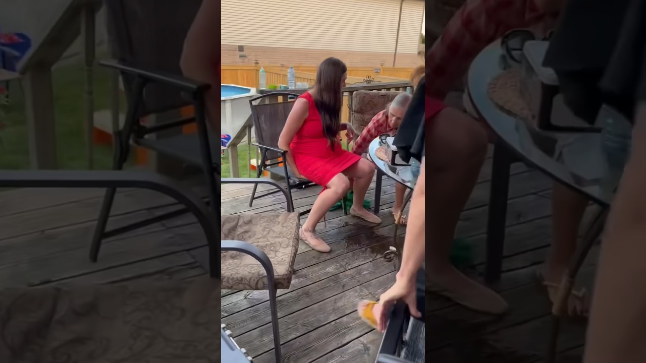 This pregnant mom’s water broke at baby shower.. 😳