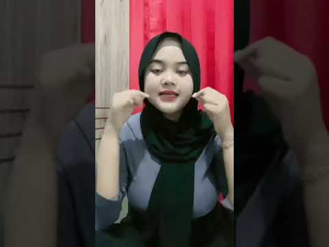 This Very Beautiful Hijab Woman Says Something That Makes You Curious,You Must Watch,Very Funny,Cute