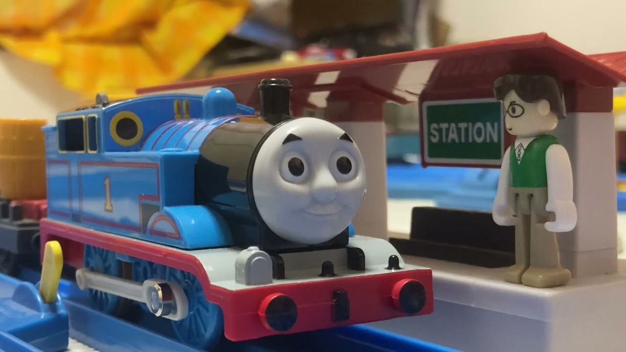 Thomas and the Pigs tomy thomas & friends